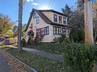 95 Fieldwood Dr, Rochester, NY 14609