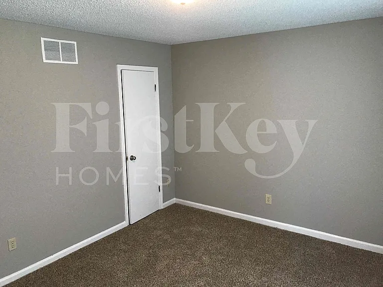 5015 Hickory Bark Dr — Photo 15