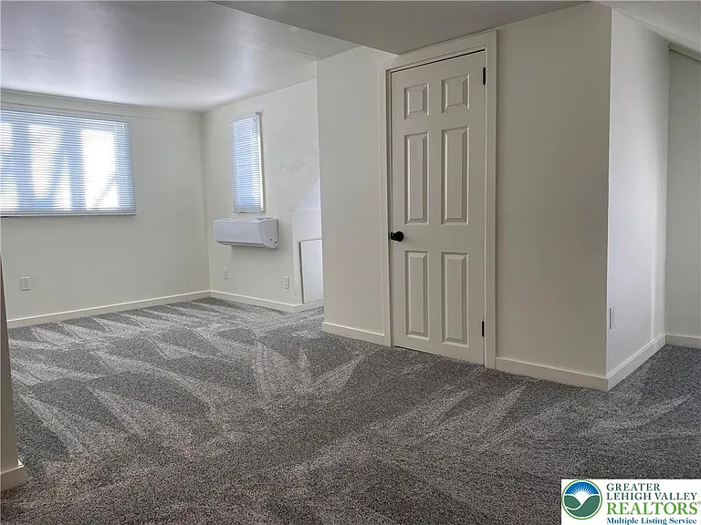 8938 Breinigsville Rd — Photo 16