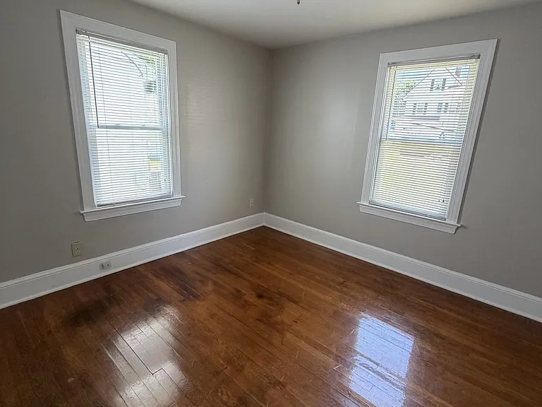 406 Maple St — Photo 9