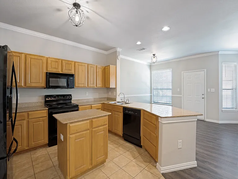 2800 Keller Springs Rd #7B — Photo 10