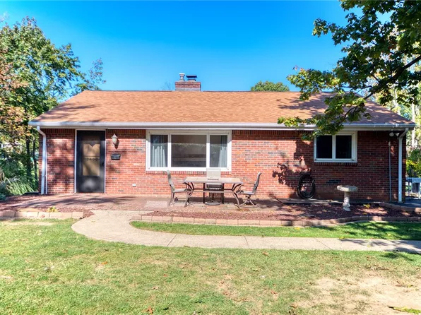 2400 Milford Dr, Bethel Park, PA 15102