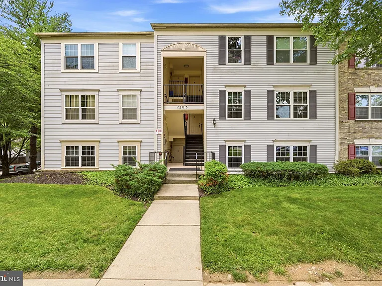 2505 McVeary Ct #11D — Photo 1
