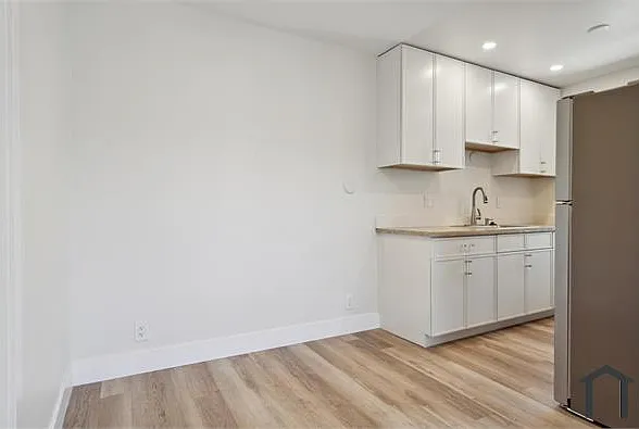 3441 Laguna Ave #1 — Photo 9