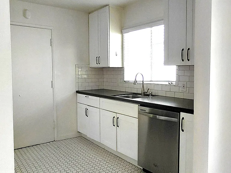 451 San Vicente Blvd #2 — Photo 17