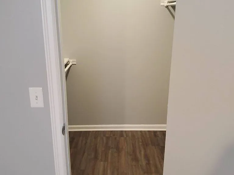 Stratford East Apartments — Photo 129
