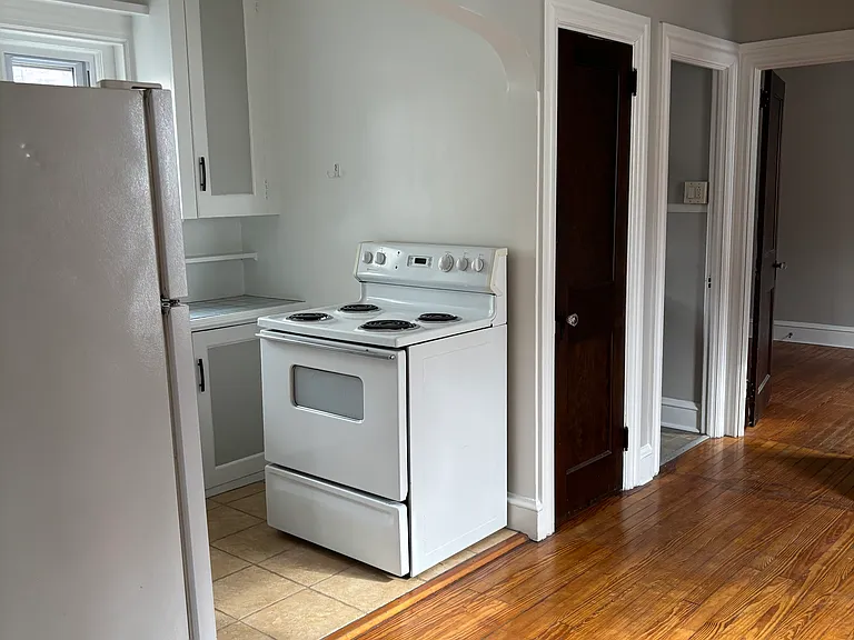 529 Spruce St — Photo 8