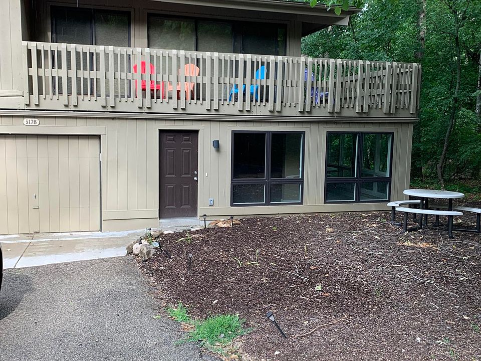 1st image of 517 Bristol Oak Ct #B