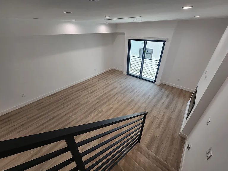 6061 Fulton Ave #6 — Photo 26