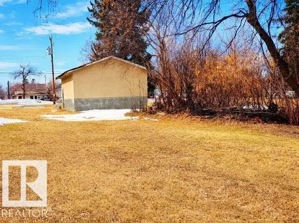 4709 51st Ave, Wetaskiwin, AB T9A 0T6