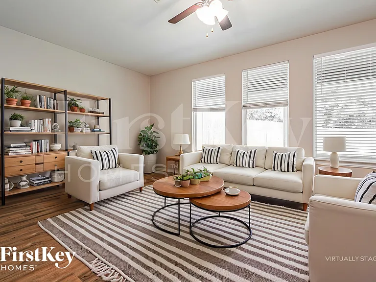 7384 Parkside Place Dr — Photo 4