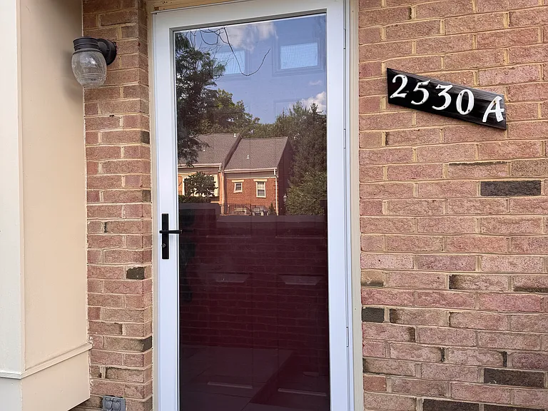 2530 Fairfax Dr #A — Photo 2