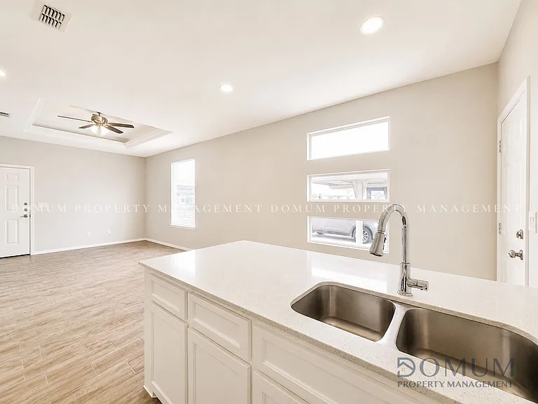 3302 Wolf Creek Ave #3 — Photo 8
