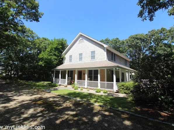 32 Flamingo Dr, Edgartown, MA 02539