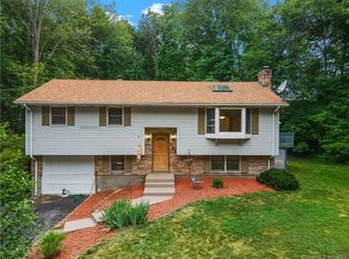 281 Fitch Hill Rd, Uncasville, CT 06382