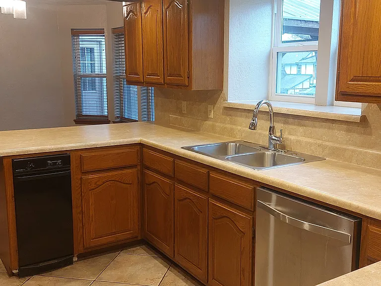 8740 S College Ave — Photo 9