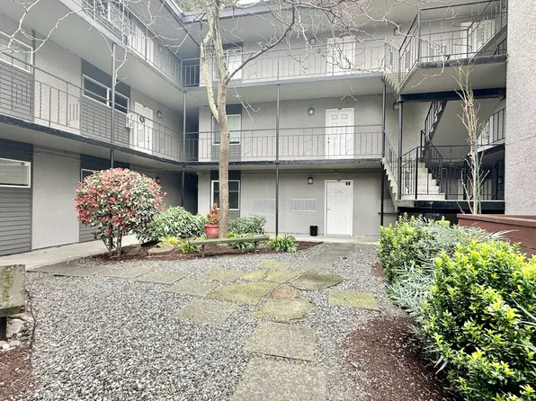 9050 Greenwood Ave N APT 202, Seattle, WA 98103