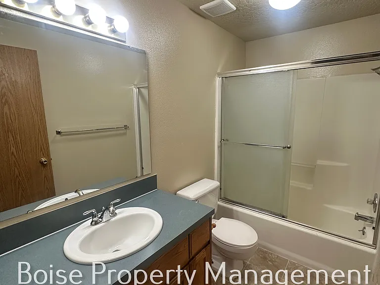 124 Delaware Ave — Photo 9