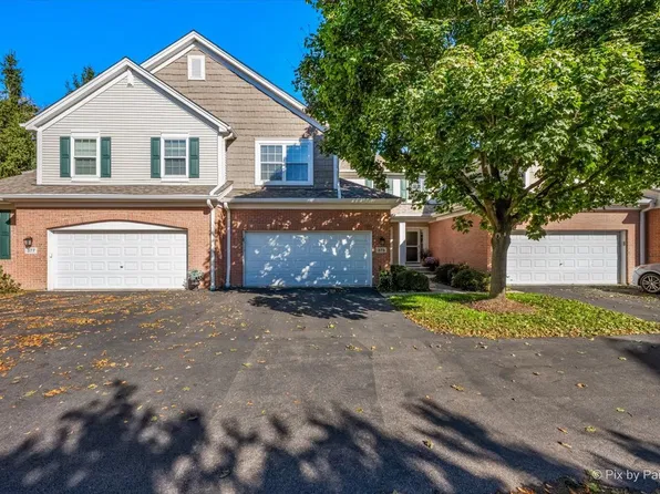375 Wolcott Ln Unit 375, Batavia, IL 60510