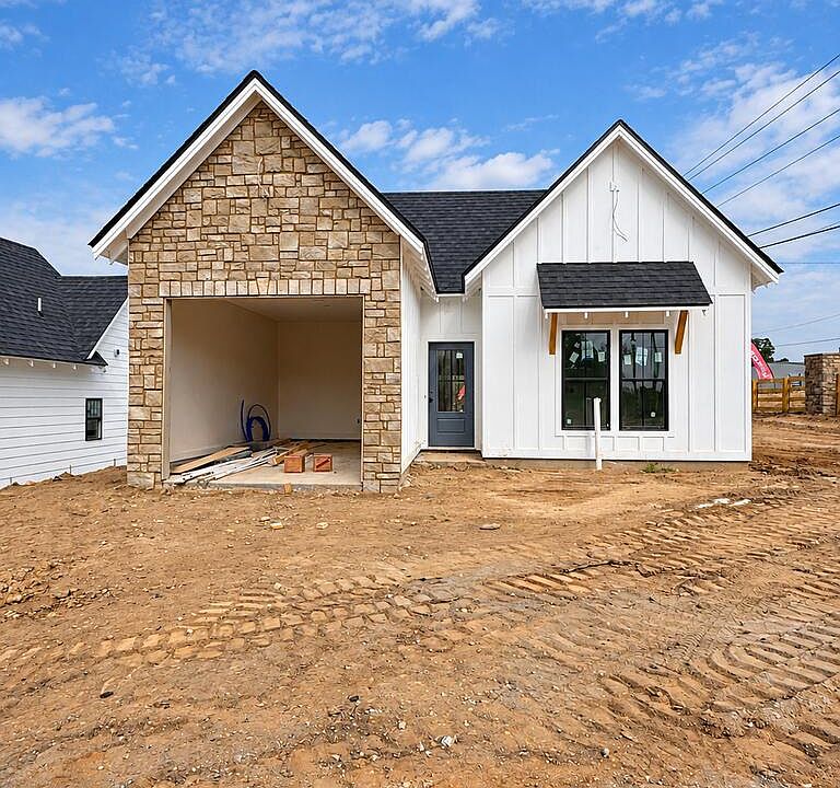1st image of 2 Nelli St