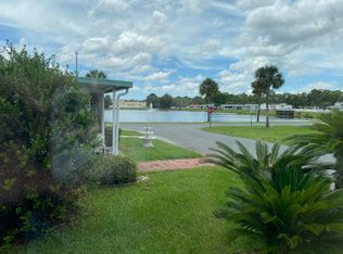 1068 SE Lake James Dr, Crystal River, FL 34429