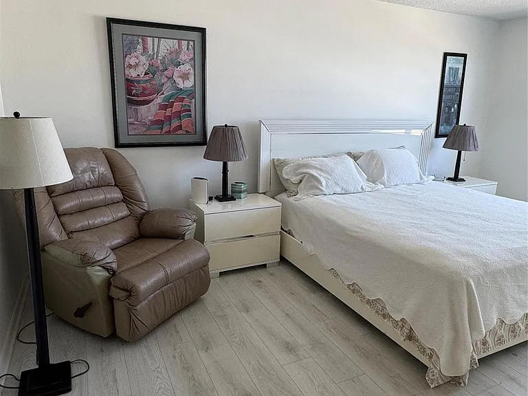 5200 N Ocean Blvd #506 — Photo 29