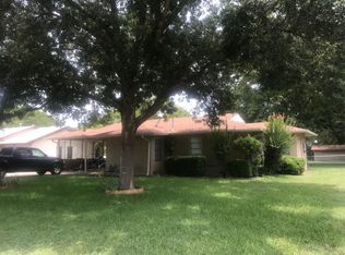 1103 Wade Hampton St, Benbrook, TX 76126
