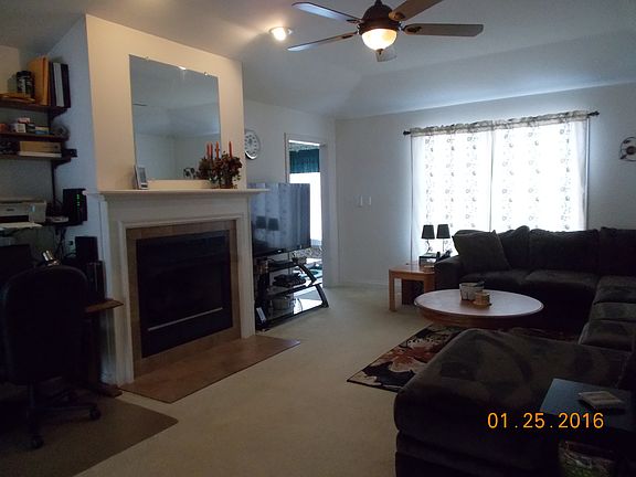 great room w/fireplace