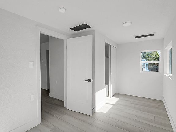 4th image of 2212 10th St #1