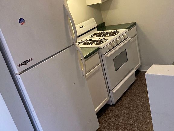 4th image of 1596 Westminster St Floor 1