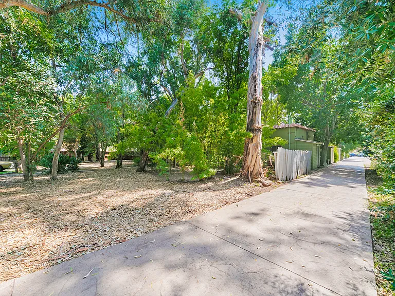 459 E Sacramento St — Photo 18