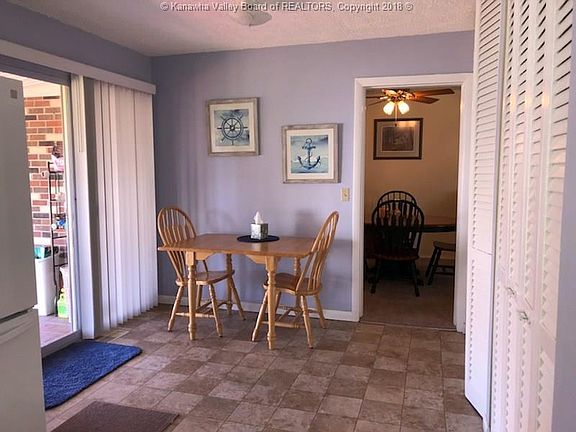 3rd image of 229 Helen Ln