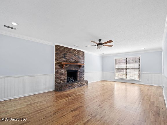 4th image of 2915 Barrett Dr
