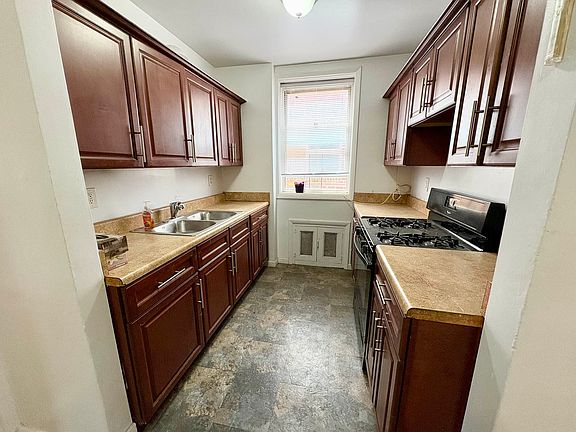 4th image of 1495 E 29th St #1