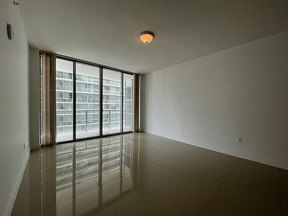 2nd image of 1111 SW 1st Ave N #1-2615