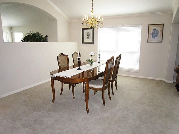 5th image of 10007 Chestnut Creek Way