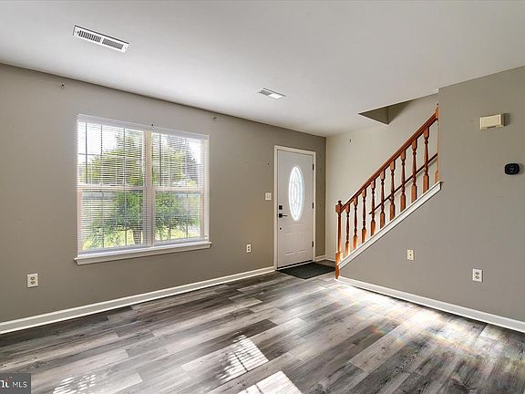 4th image of 2912 Rainbow Rd