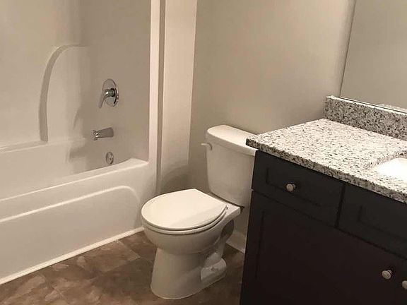 4th image of 100 Daisy Cir
