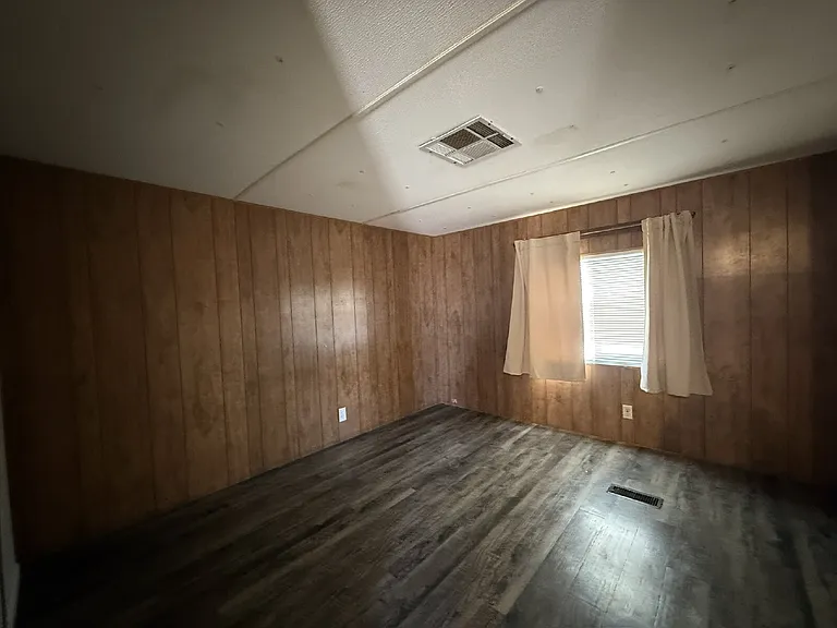 2111 Santa Cruz Ave — Photo 19