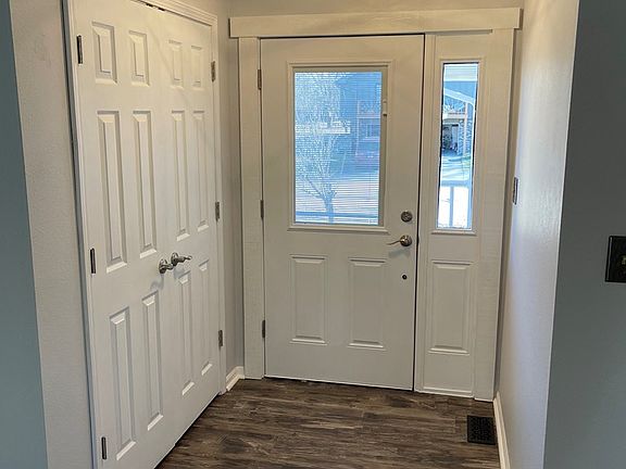 4th image of 705 Ash Ln