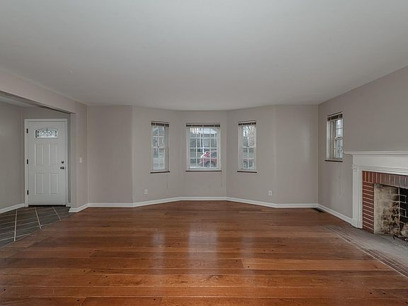 5th image of 2626 Saint Albans Ave