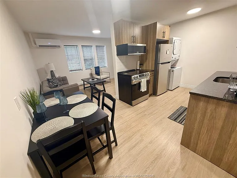 808 Ottawa St #2 — Photo 4