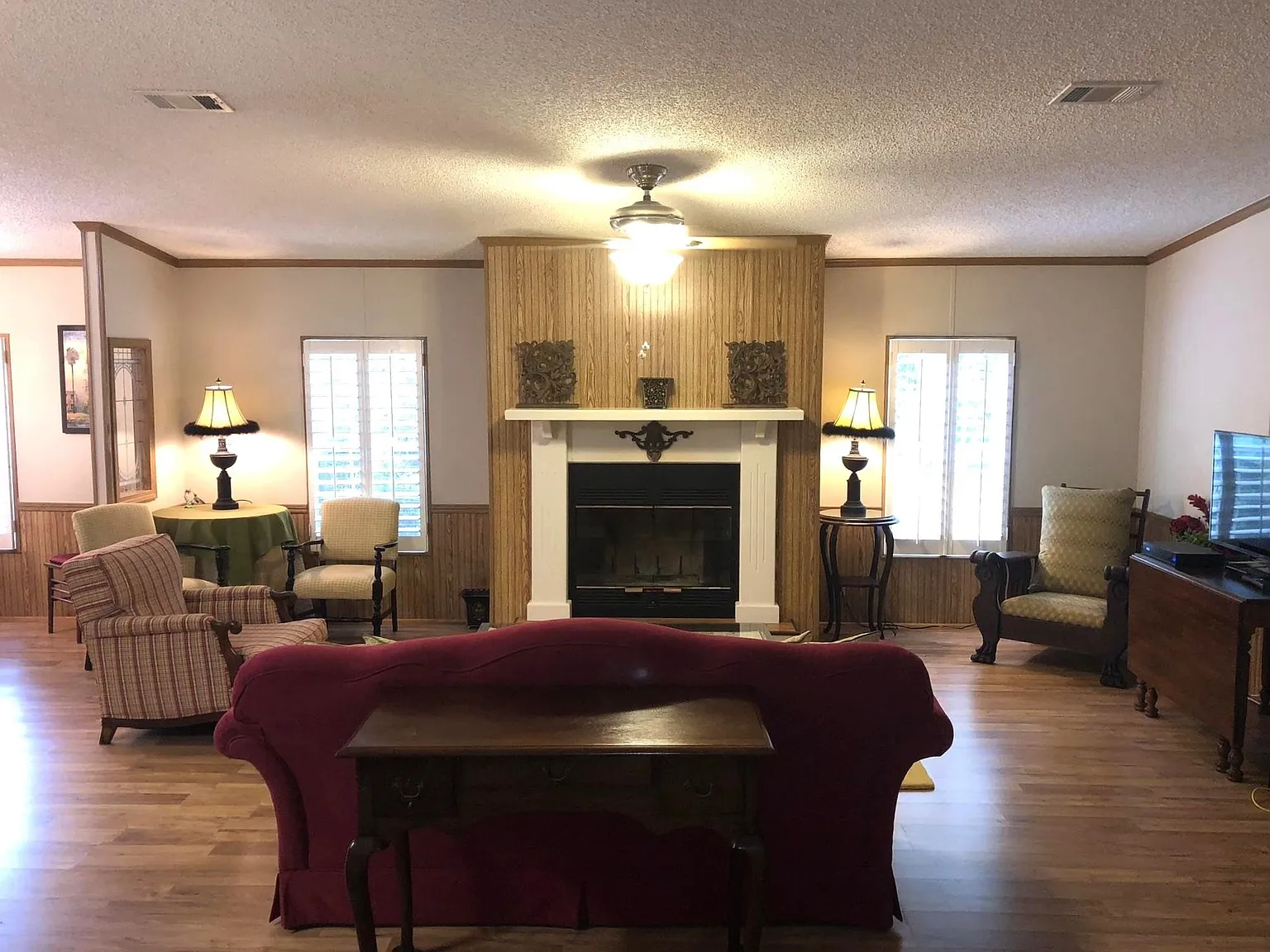 3 bed, 2.5 bath, 1719 sqft, $3,000 — Photo 2