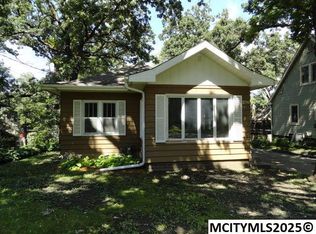 856 1st St NW, Mason City, IA 50401