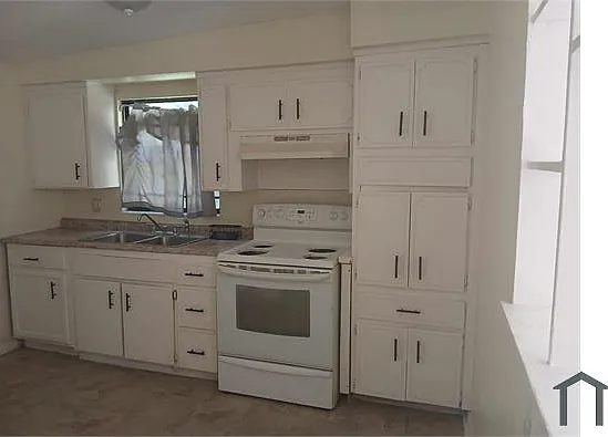 1070 Wollitz Ct — Photo 7