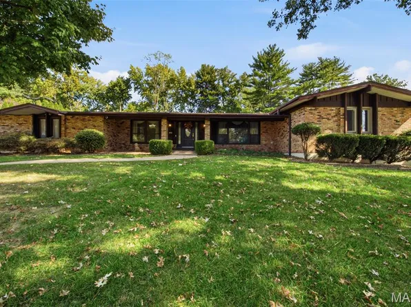 14167 Parliament Dr, Chesterfield, MO 63017