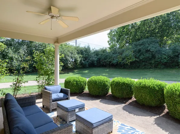119 Sugartree Ln, Versailles, KY 40383