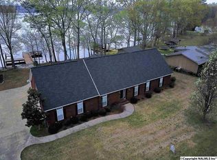 590 Indian Lake Dr, Rainbow City, AL 35906
