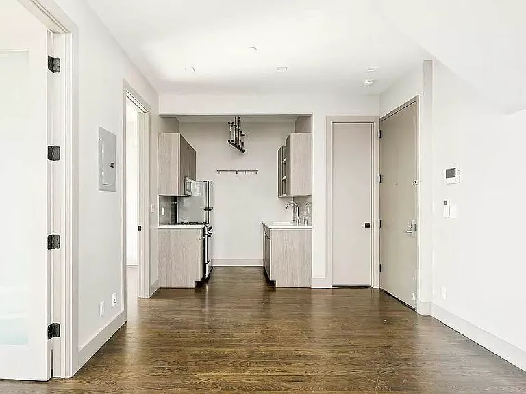 83 Stanhope St #3B — Photo 2