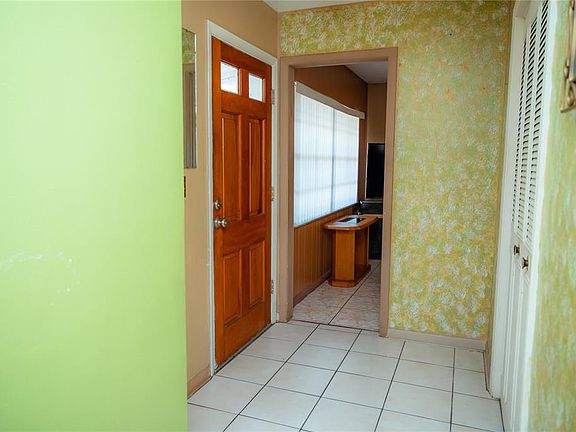 5th image of 2705 SHERINGHAM ROAD #6